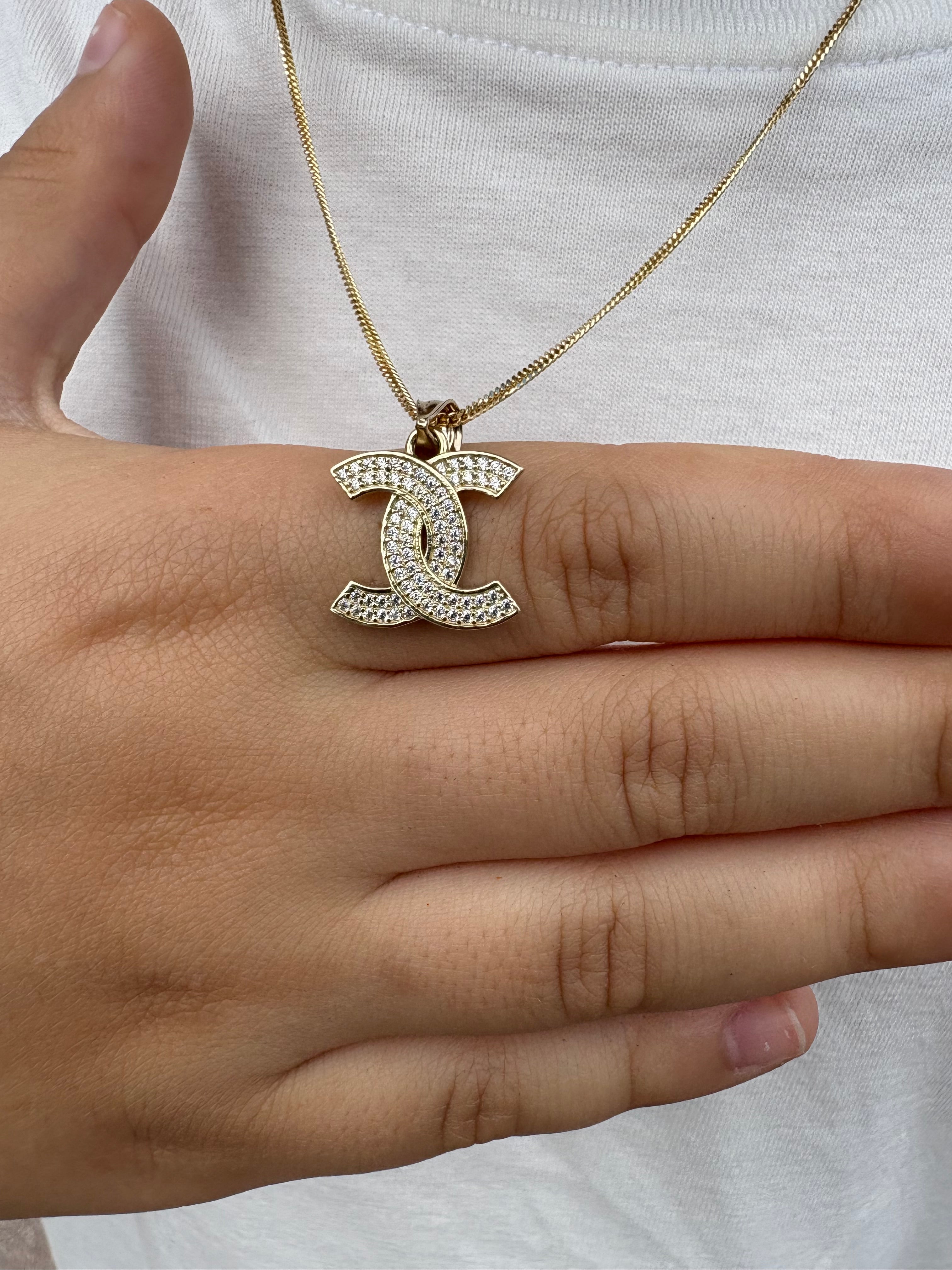 PENDANT CHANEL.                             $149.99