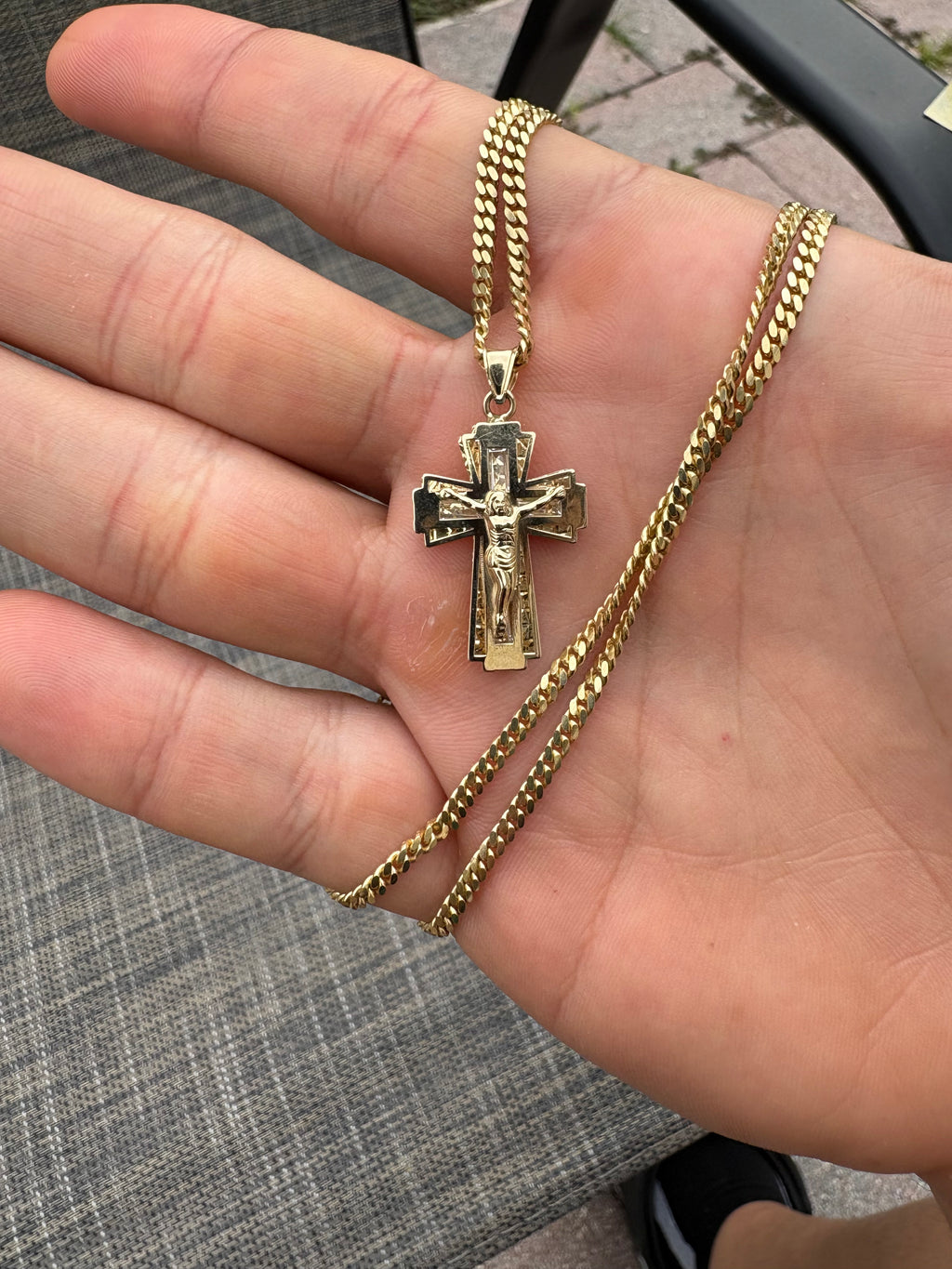 DIJE DE CRUZ DE CRISTO 10k.             $179.99