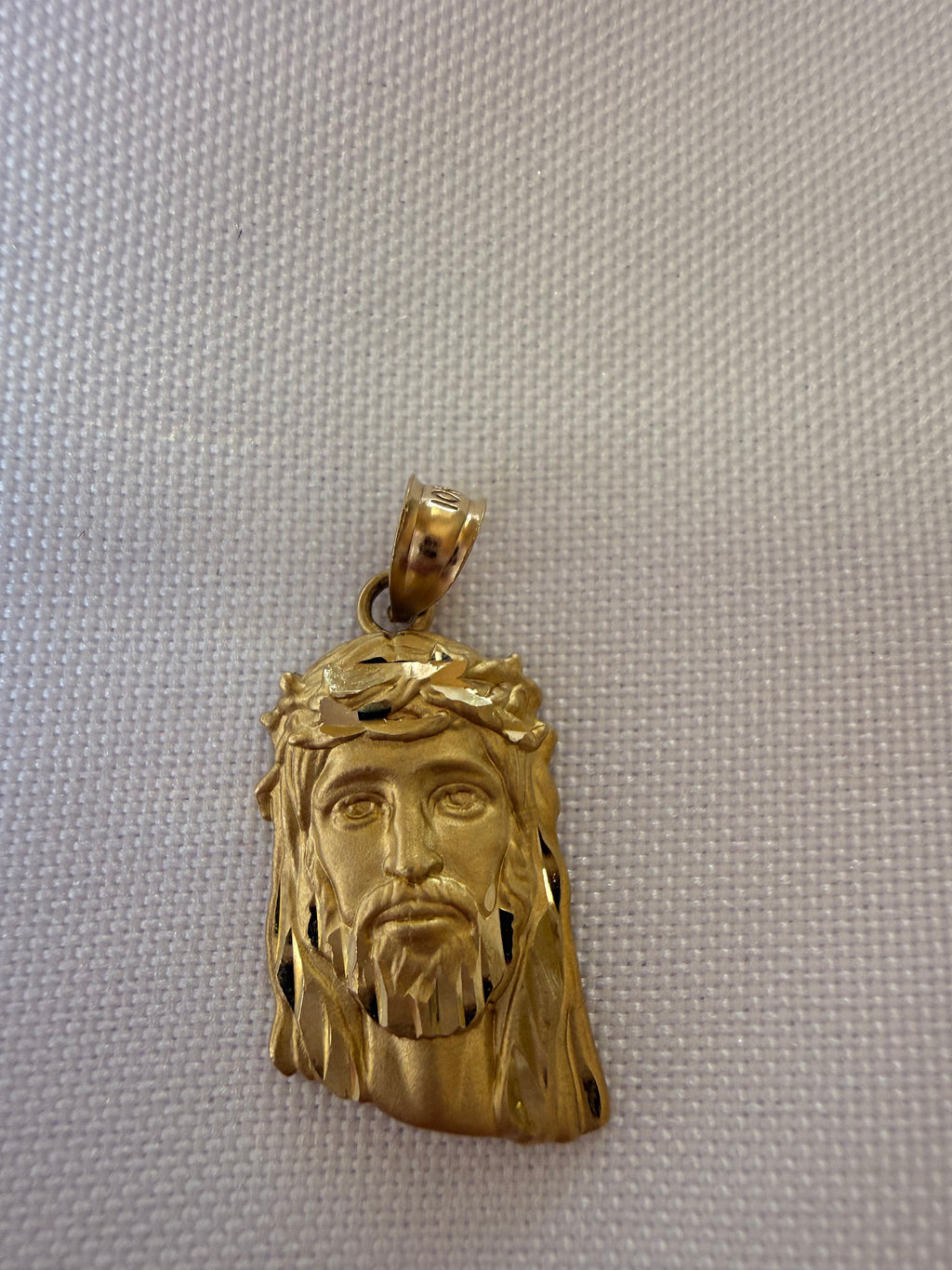 DIJE CARA DE CRISTO 10k.                    $219.99