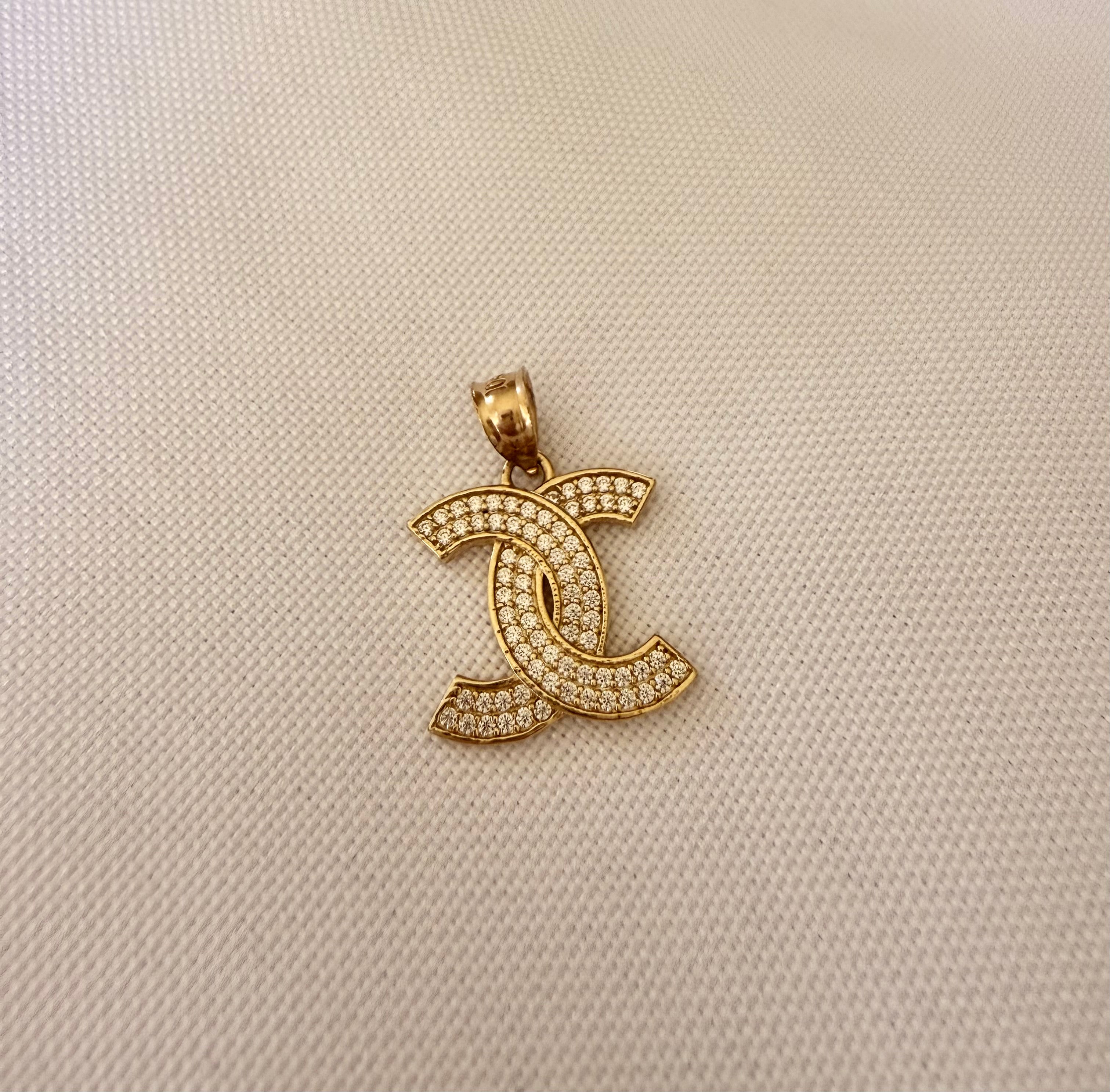 PENDANT CHANEL.                             $149.99