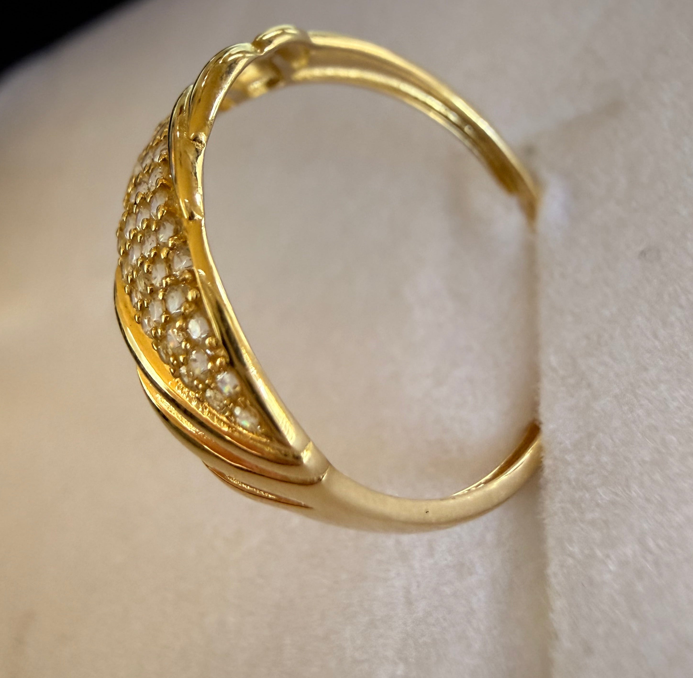 ANILLO 14k CON ZIRCONIAS.                $235