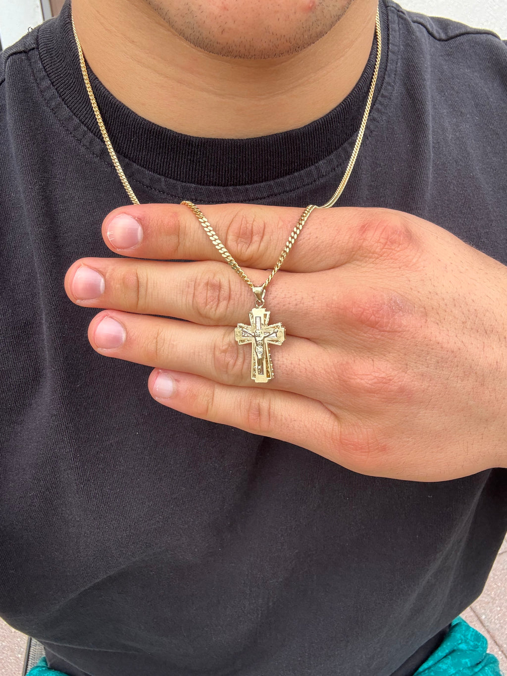 DIJE DE CRUZ DE CRISTO 10k.             $179.99