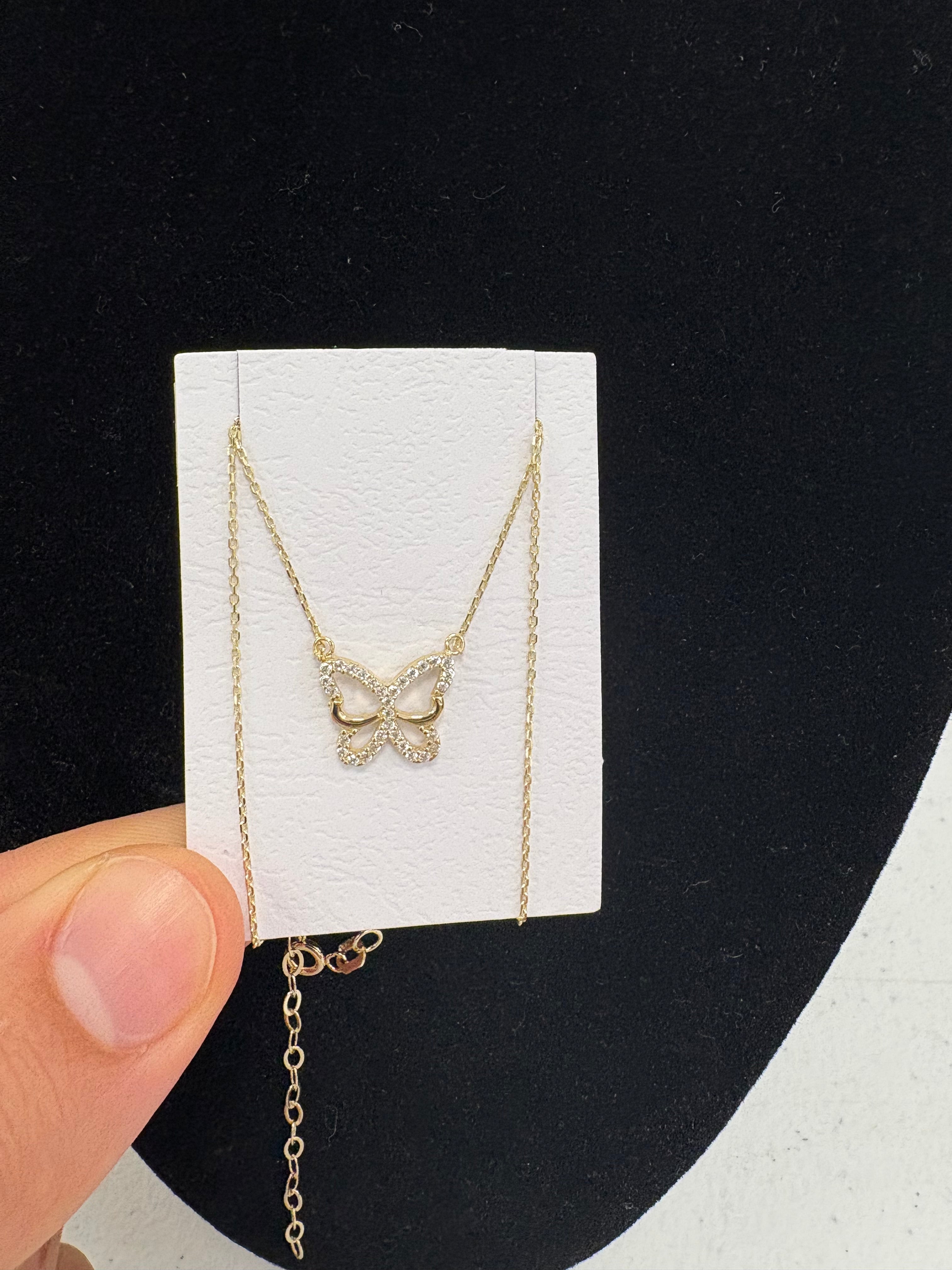 CADENA CON DIJE DE MARIPOSA 10K $219.99