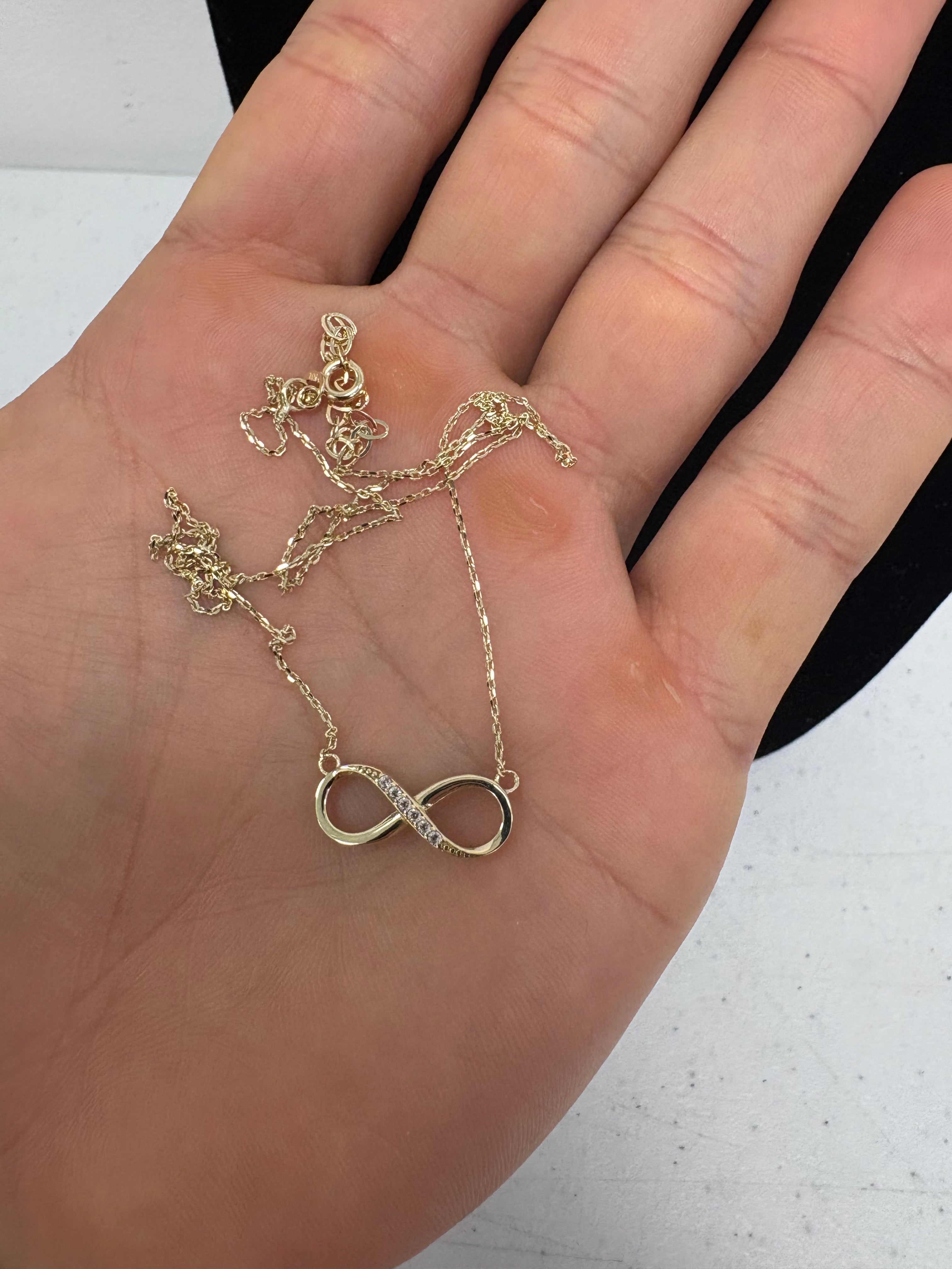 CADENA CON SIGNO DE INFINITO 10K $219.99