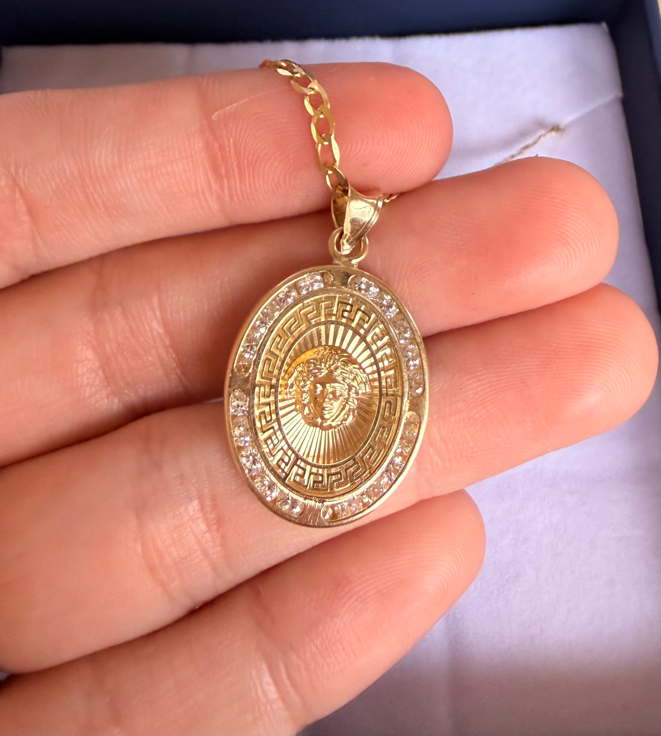 DIJE VERSACE 10k.                           $179.99