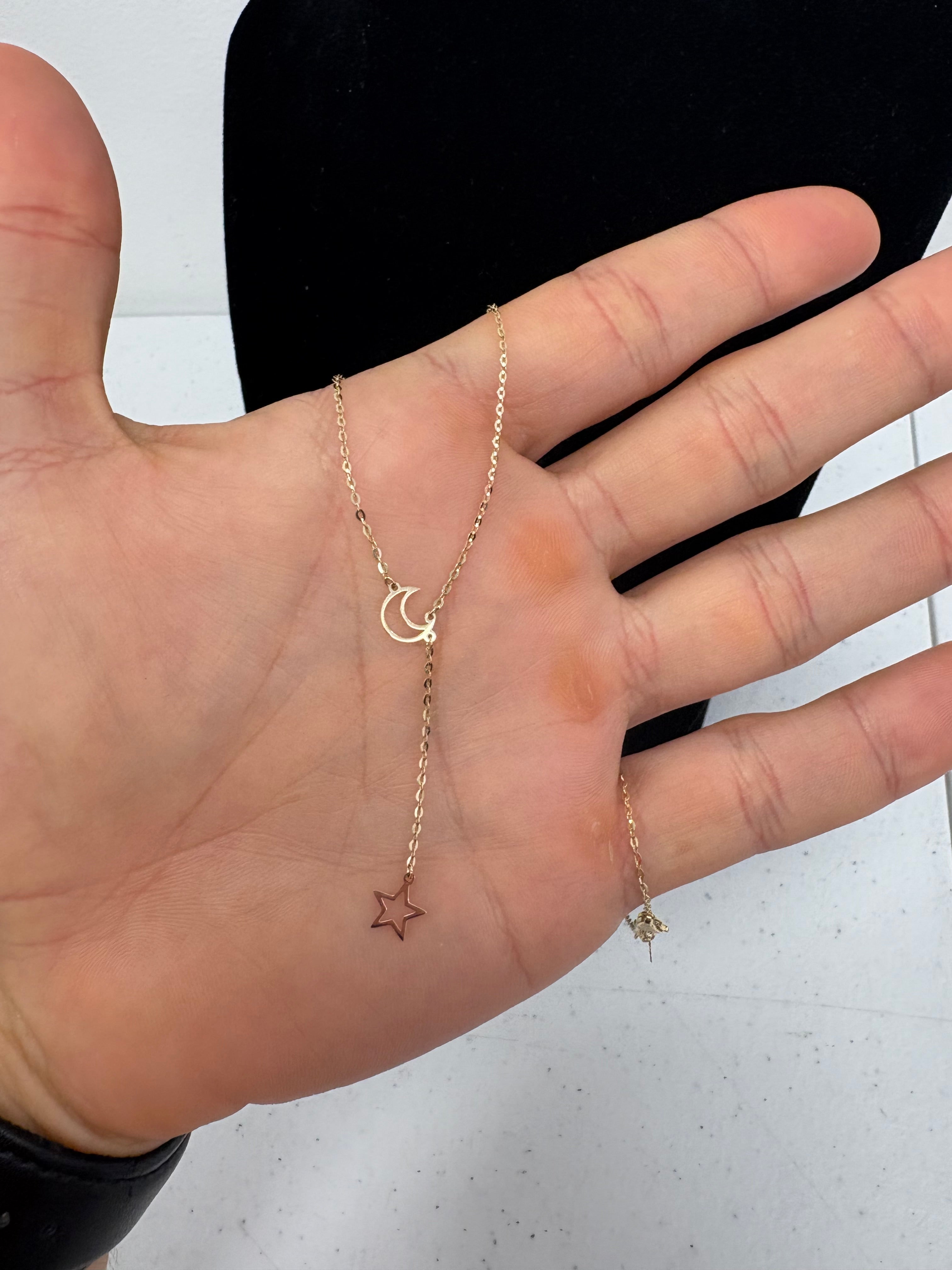 CADENA CON DIJE DE LUNA 10k.        $169.99